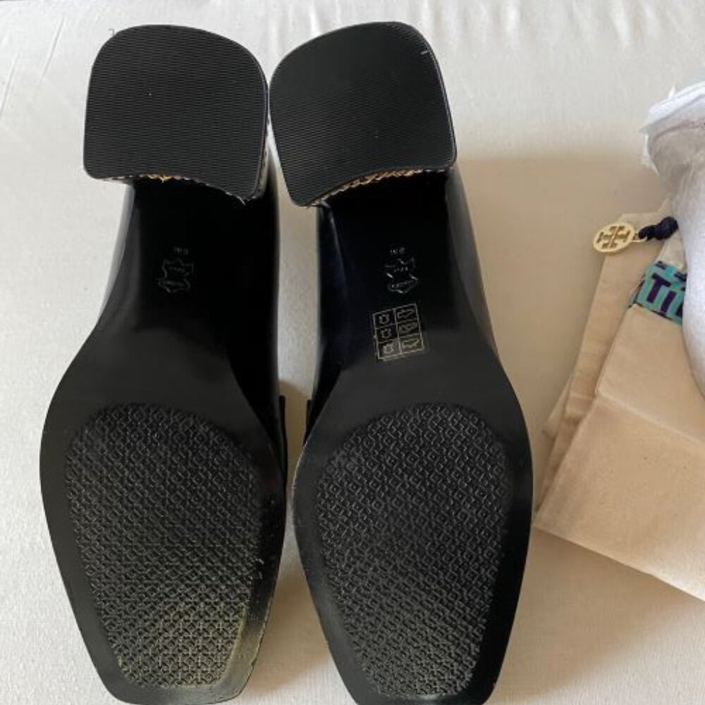 Tory Burch Loafers Chain Heel Black Pumps Logo Leather Shoes Sz 8 - Picture 4 of 5